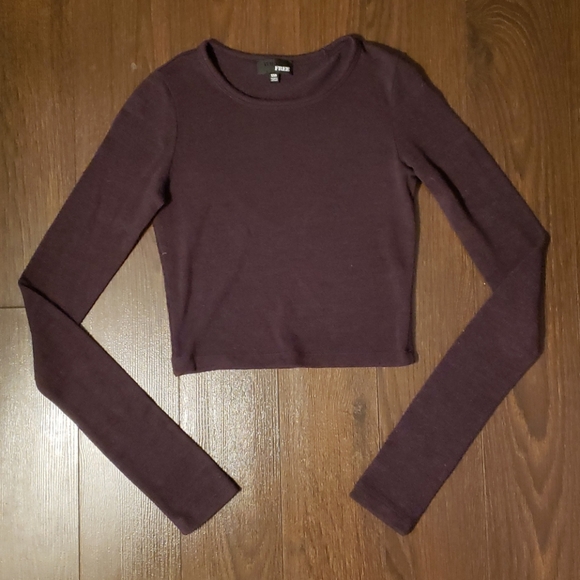 Aritzia Sweaters - Wilfred Aritzia thin knit crop sweater